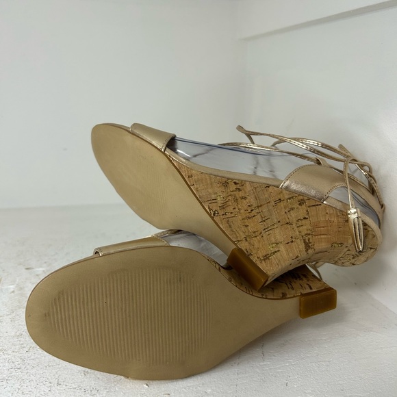 Lilly Pulitzer Gold Strappy Wedges NWOT - Picture 7 of 9